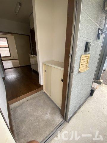 アルビヨンの玄関|同間取りの別の部屋の写真です