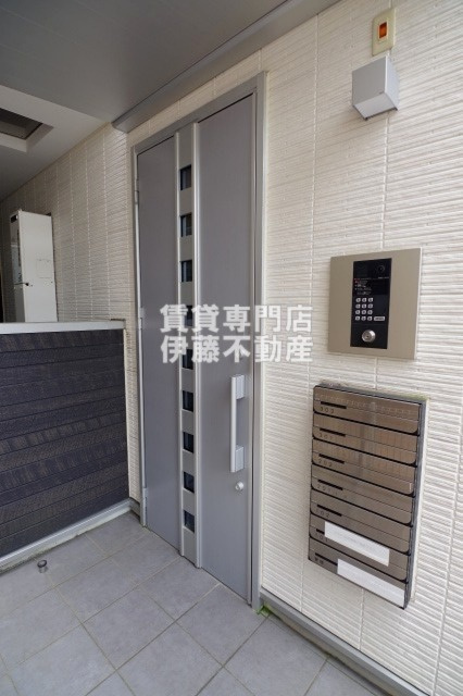 MOVE生駒 WESTのエントランス