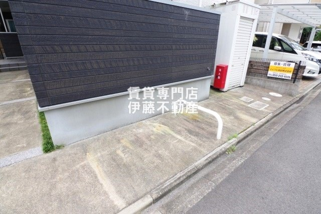 MOVE生駒 WESTの駐車場