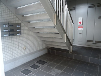 【ロビー】 | ヒルズ琴芝町 | 毎日通るロビーはこのようになっています