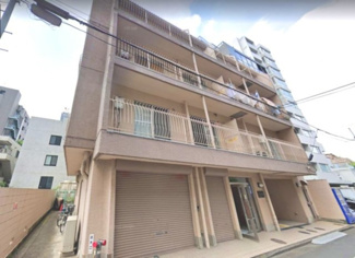 【外観】 | 【 Appearance 】
存在感のある建物は、居住者の拠点としてずっと価値を持ち続ける。今もそこでじっと佇み、居住者の安全や安心を守ってくれています。