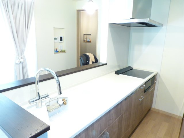 伊勢原市岡崎　中古戸建のキッチン