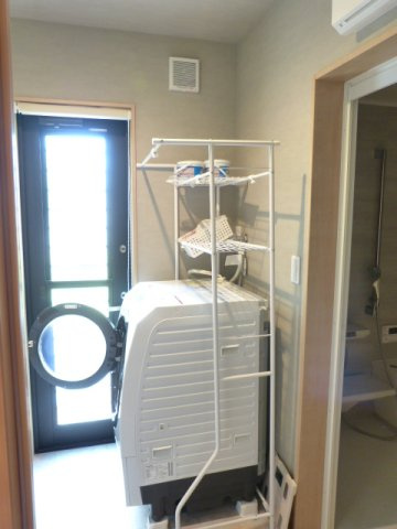 伊勢原市岡崎　中古戸建のランドリースペース