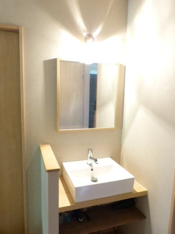 伊勢原市岡崎　中古戸建の独立洗面台