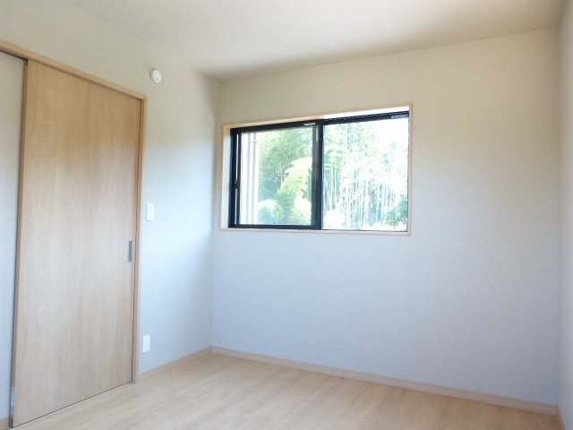 伊勢原市岡崎　中古戸建の洋室