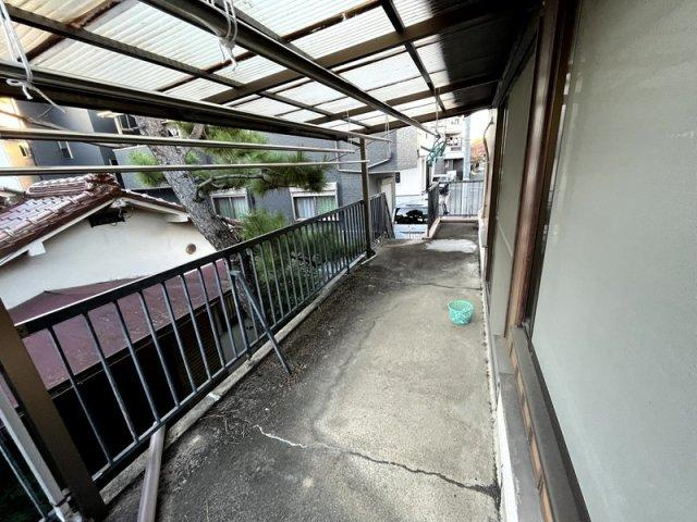 四條畷市中野本町　中古一戸建てのバルコニー