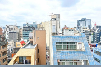 【展望】 | 【 View 】
木の暖かさをより感じさせてくれる太陽の光、一日の始まりを心地よく演出してくれます。窓から入る気持ちのいい風で、活力がみなぎることでしょう。