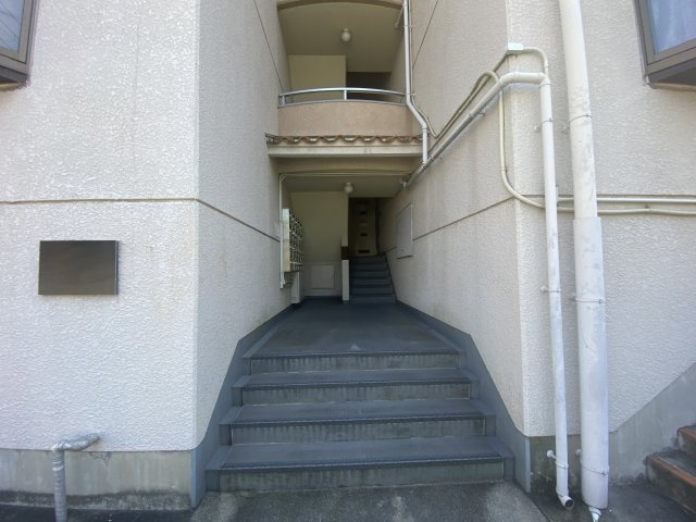 【エントランス】 | 峰塚マンション
