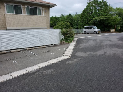 【駐車場】 | ベルヴィル カメリアⅡ | 車をお持ちの方に嬉しい駐車場付きの物件です