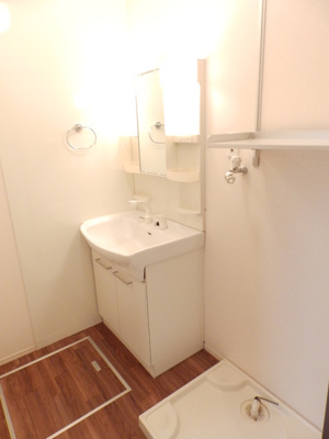 【洗面所】 | ベルヴィル カメリアⅡ | 脱衣スペースもあります