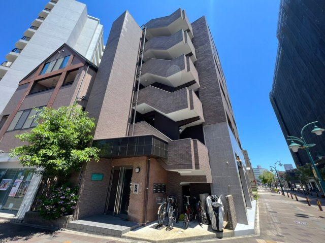 CASA NISHIKAWA(カーサニシカワ)