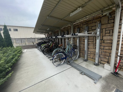 【その他共用部分】 | プレジオ江坂Ⅱ | 駐輪場があります