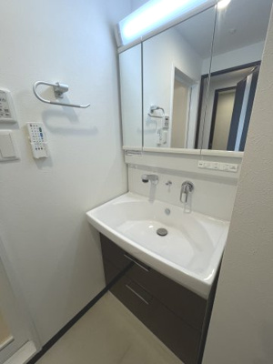 【洗面所】 | プレジオ江坂Ⅱ | 広い洗面スペース