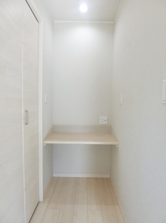【展望】 | ※参考写真※リビングダイニングキッチンと洋室4.6帖のお部屋にカウンターが付いています！リモートワークスペースとしてご利用いただけます☆