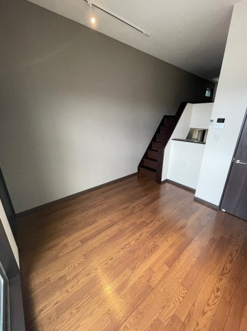 仲介手数料0円！！Creo志賀本通の居間・リビング