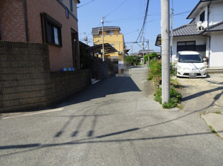 【前面道路含む現地写真】