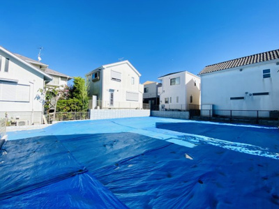 【外観】 | ☆趣のある鵠沼の住宅街、敷地９２坪の邸宅地☆藤沢市鵠沼桜が岡2丁目／仲介手数料不要 | 陽当り良好で日常の喧騒を忘れさせてくれる宅地内は、広々としたスッキリ４角形となっておりますので、建物プランもとても入れやすい敷地となっております。