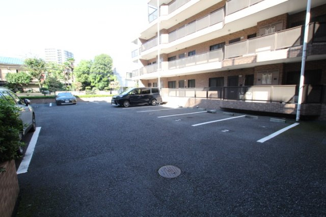 【駐車場】