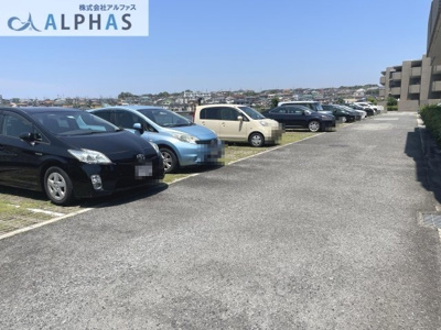 【駐車場】 | ロイヤル日光ハイツ明石 | 敷地内に駐車場ございます♪