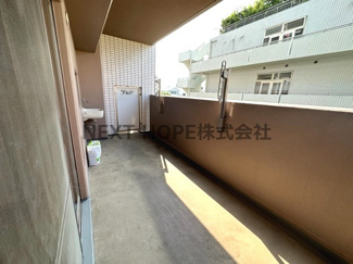 【バルコニー】 | ロイヤルアーク伊丹 | 南向きバルコニーです♪日当たり良好です！たくさんのお洗濯物も一度で干せそうですね(^^)