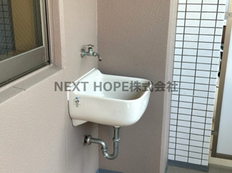 【バルコニー】 | ロイヤルアーク伊丹 | バルコニーにはスロップシンクが設けられております♪