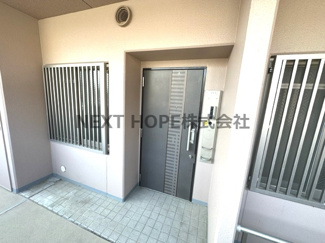 【玄関】 | ロイヤルアーク伊丹 | 玄関ドアです♪