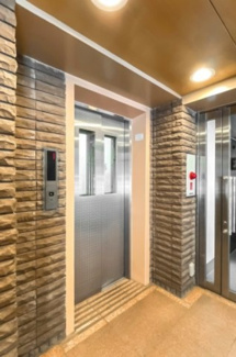 【その他共用部分】 | 【 others 】
エレベーターが完備されており、荷物の持ち運びが容易です。