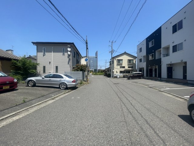 中央区沼垂西3丁目　土地の前面道路含む現地写真