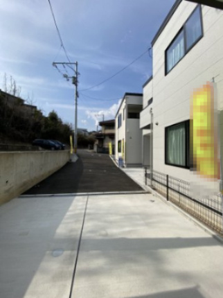 中古戸建　伴東1丁目　No.Ｃの前面道路含む現地写真