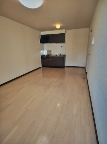 【居間・リビング】 | ブリーゼ寝屋川 | ゆったりとした居間です