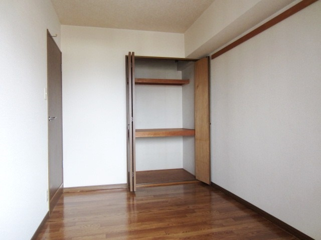 【寝室】