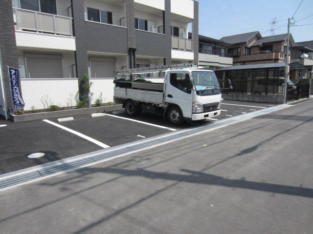 【駐車場】
