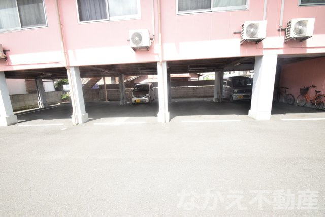 【駐車場】 | 駐車場があるので、車を買う予定の方も安心です
