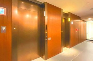 【その他共用部分】 | 【 others 】
エレベーターが完備されており、荷物の持ち運びが容易です。