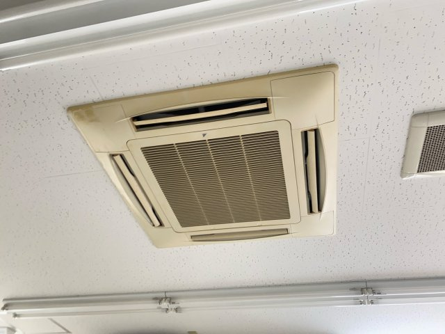ニナガワビル　2階店舗の設備