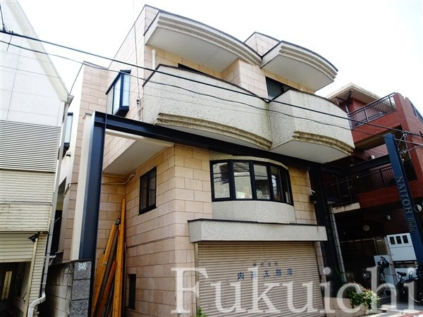 内藤ビルの外観