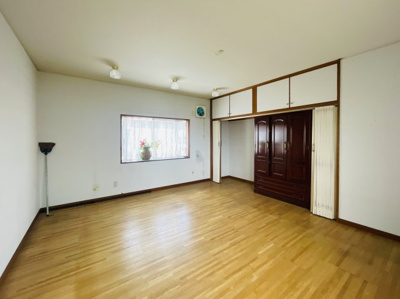 【洋室】 | たつの市龍野町日飼／中古戸建 | 広々とした洋室です