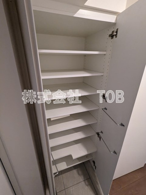 【設備】 | コンフォリア桜上水 | シューズボックス※クリーニング中の撮影※