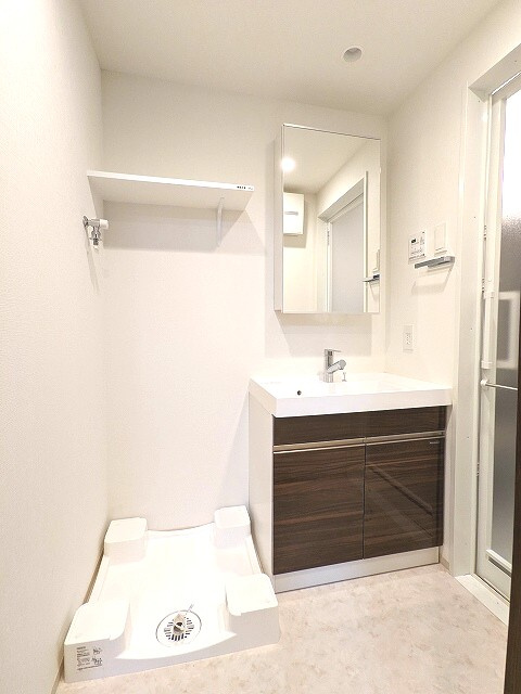 LIVIO MAISON入谷の洗面所