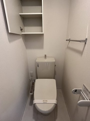 ☆温水洗浄便座・上段収納あり☆