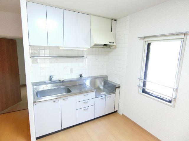 ヴィラ仲谷向陽台のキッチン|同物件別部屋写真