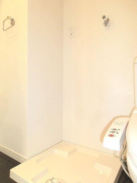 ハイリーフ上野の設備|ハイリーフ上野の１Ｒの洗面室に洗濯機置き場便利です
