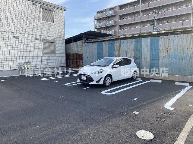ソレイユ・ルヴァンの駐車場