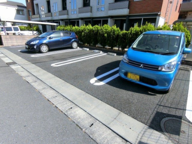 ベルフィオーレの駐車場