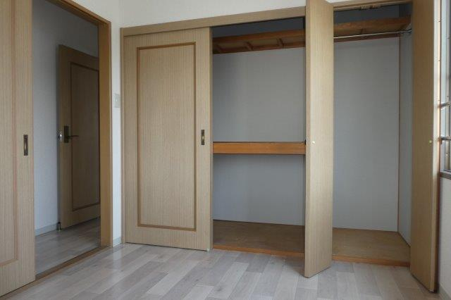 ヒルトンハイツの洋室