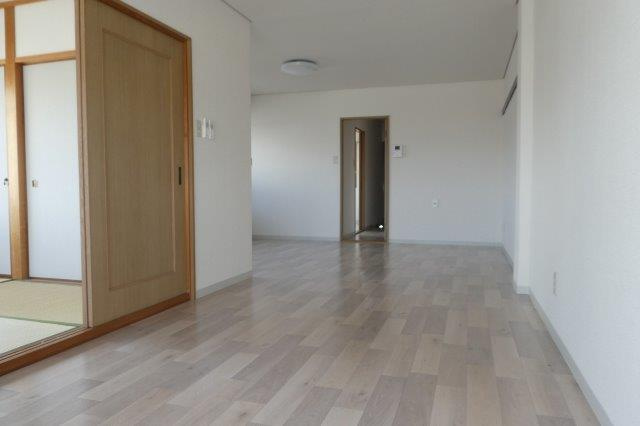 ヒルトンハイツの居間・リビング