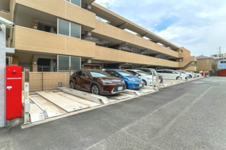 【駐車場】 | 【 others 】
機械式駐車場が完備されています。