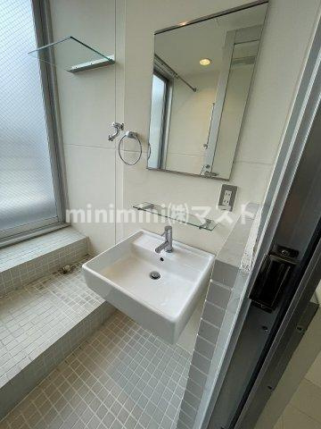 U residence 弁天町　(是空弁天)の洗面所