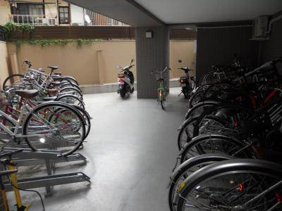クレストコート二条城北の駐車場|駐輪場