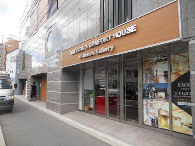 クレストコート二条城北のエントランス